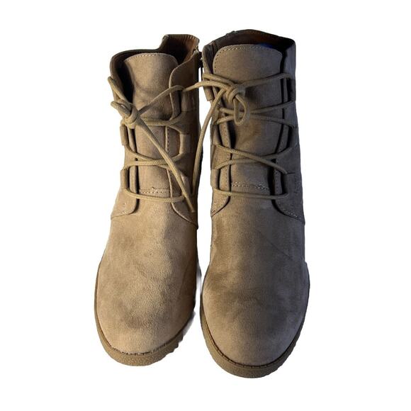 Style & Co Women’s Boots Size 10 Desert Tan Faux Suede Lace Up Ankle Top Wedge - Picture 2 of 8